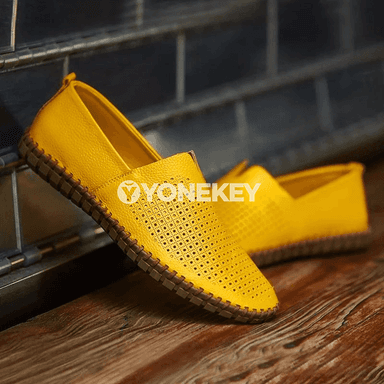 Erkekler üçin rahat loafers köwüşler, deri, dürli reňkler