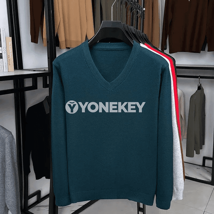 Erkekler üçin V boýunly ýyly trikotaž switer, işewür rahat stil