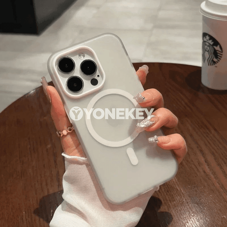 iPhone üçin aýdyň magnitli silikon gorag gapagy