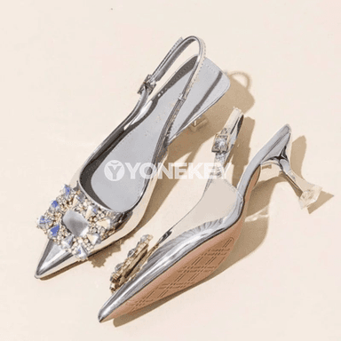 Zenanlar üçin uçly rhinestonely ökjeli ýazky sandallar.