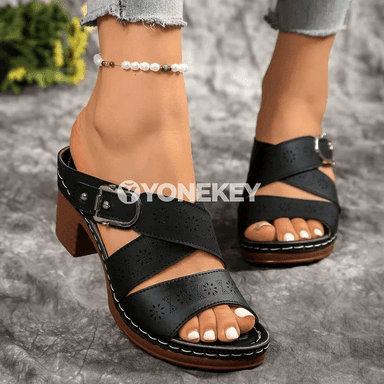 Zenanlar üçin ýokary ökjeli ýazky şypbyklar, deri, açyk model