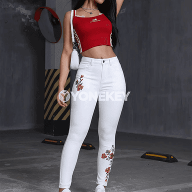 Zenanlar üçin floral tikinli denim jeans, rahat kesim, ýokary bel