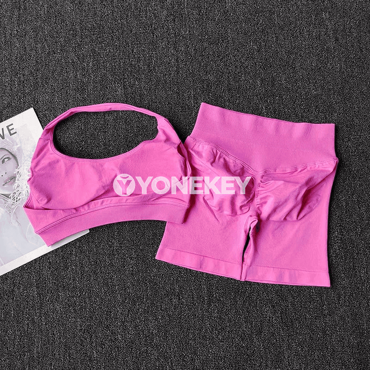 Aýal-gyzlar üçin tikinmeýän yoga toplumy, sport bra we şortik