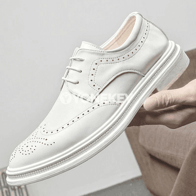 Ak erkekleriň klassiki ofis köwüşleri, lakly Oxford stil