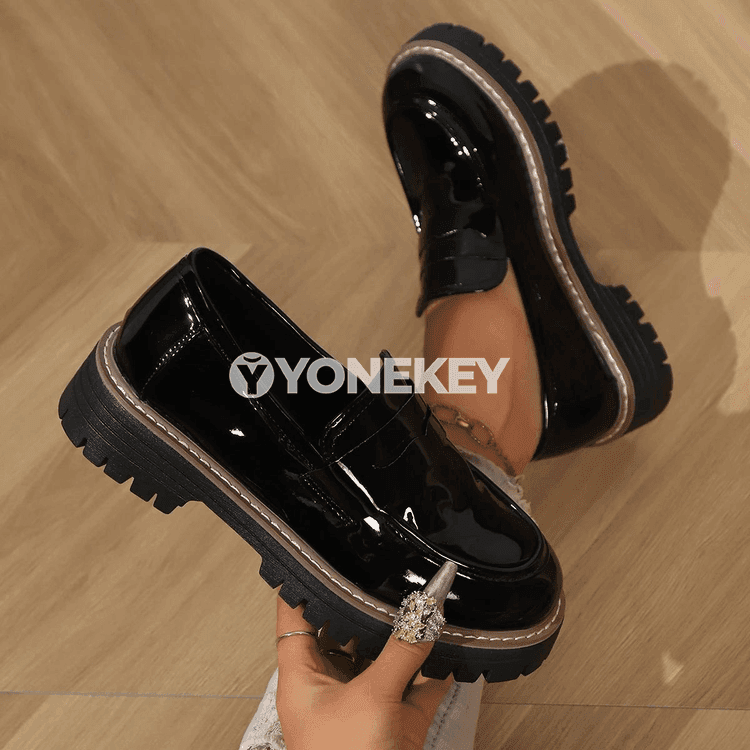 Aýal-gyzlar üçin platformaly gara loafers aýakgaplar