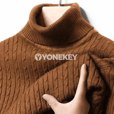 Erkekler üçin ýyly boýnly uzyn ýeňli triko switer