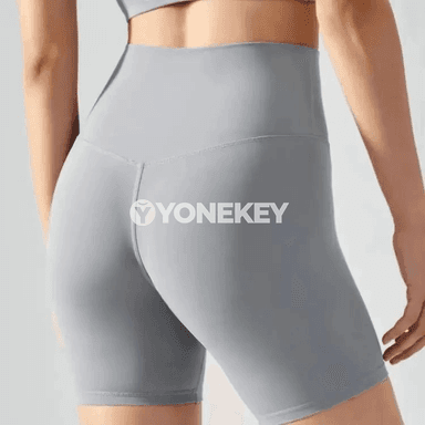 Aýallar üçin ýokary bili fitnes şortik — ýeňil, dem alýan, çalt gurýan