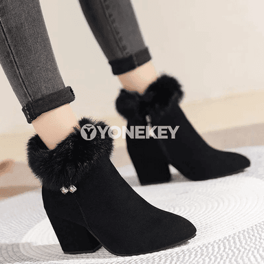 Zenanlar üçin gyş etikleri, ýumşak tüýli ýokary boýunly moda aýakgap