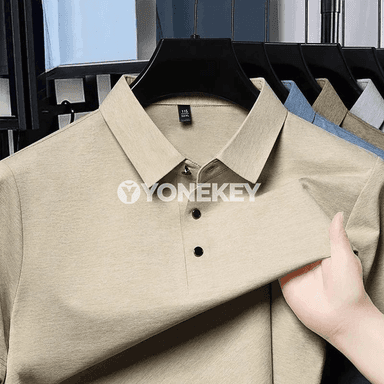 Erkekler üçin ýazlyk dem alýan birreňkli polo futbolka