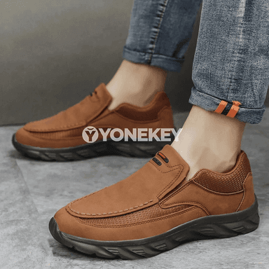 Erkekler üçin ýeňil, dem alýan slip-on gündelik krossowkalar