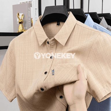 Erkekler üçin ýeňil plaid polo köýnek, tomuslyk dem alýan model