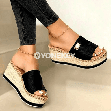 Aýal-gyzlar üçin ýazlyk platformaly şypbyklar we wedge sandal köwüşler