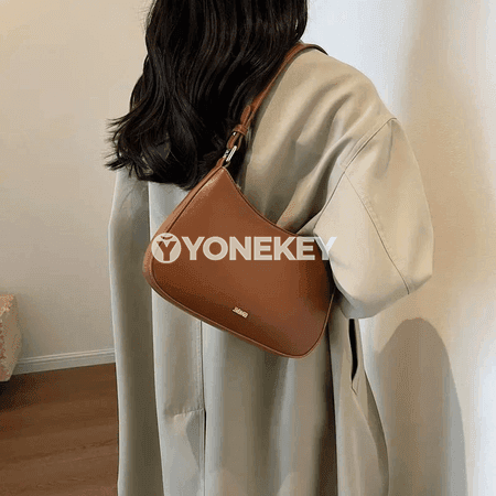 Zenanlar üçin gyzyl egin we crossbody sumka, täze deri gurluşly