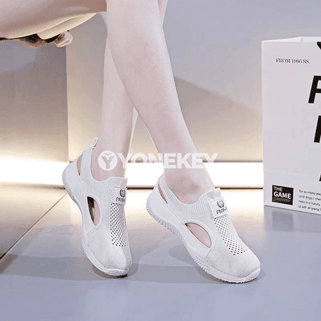 Zenanlar üçin ýeňil, dem alýan mesh platform krasowkalar