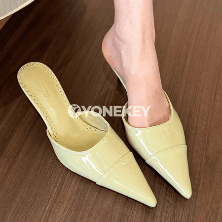 Zenanlar üçin tomusky açyk sandal, inçe ökjeli, näzik dizaýn