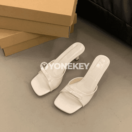 Tomusky bagly ýokary ökjelı aýal sandal — ýumşak tabanly, açyk ujy