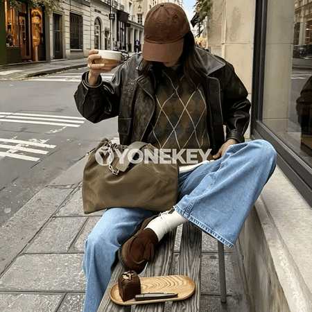 Aýal-gyzlar üçin zolakly giň kesimli ýeňil bluzka, nepis stil
