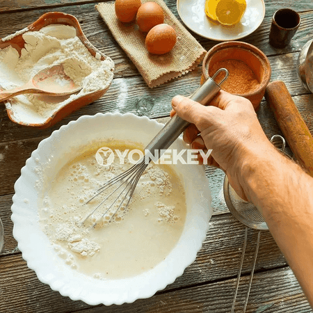 El bilen ulanylýan ýumurtga çalyjy — aşhana üçin köpugurly gural