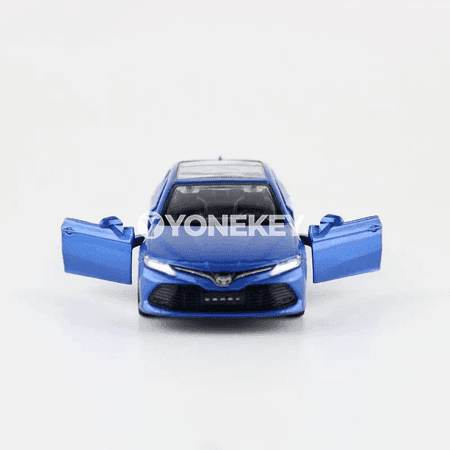 Toyota Camry 2017 metal model awtoulag 1:43, açylýan gapyly