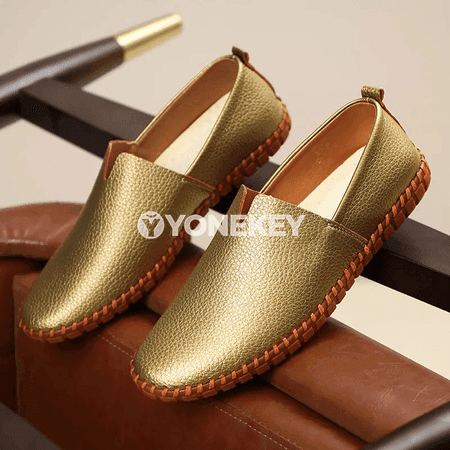 Erkekler üçin rahat loafers köwüşler, deri, dürli reňkler