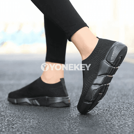 Zenanlar üçin ýeňil örülen slipon sport aýakgaplary