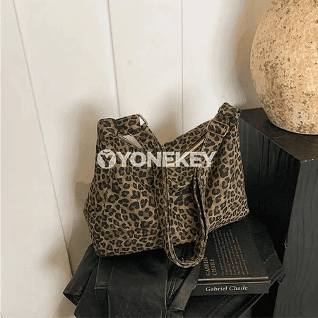 Leopard nagy kuwwatly zenan-erkek şäher eşik sumkasy