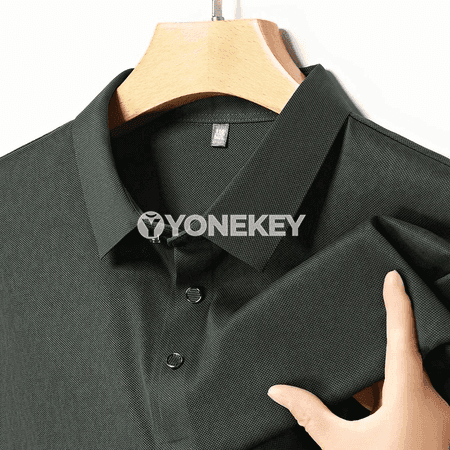 Erkekler üçin ýeňil geometriýaly polo köýnek, tomuslyk, dem alýan