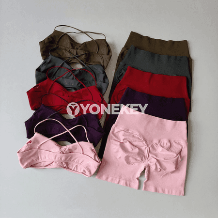 Zenanlar üçin ýokary belli ýoga toplumy, sport bra we şortikli set