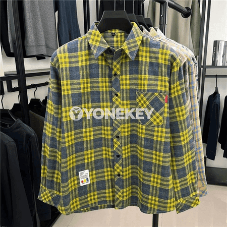 Erkekler üçin ýyly, düşnükli nagyşly flanel köýnek