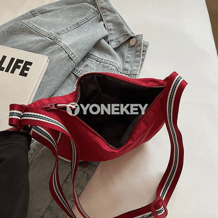 Zenanlar üçin kiçi nylon egin sumkasy, klassyka stilinde