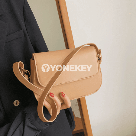 Retro zenanlar üçin kiçi egninden asylýan moda sumkasy