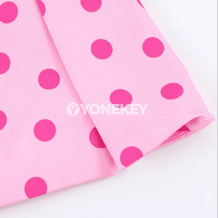 Aýal-gyzlar üçin polka-dot nagyşly ýeňil tomus tops