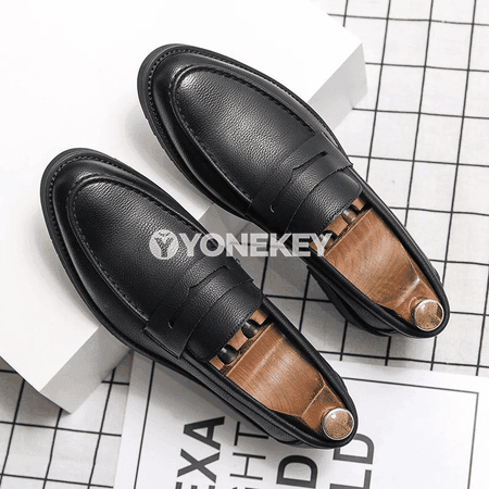 Erkekler üçin klassik ofis aýakgaplary, deri loafers