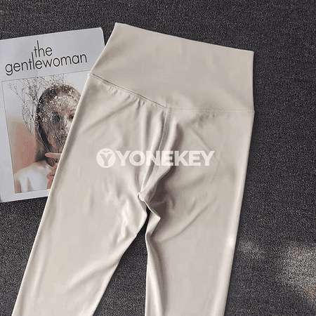 Aýallar üçin ýokary belli sport leginsler, ýoga we fitnes üçin