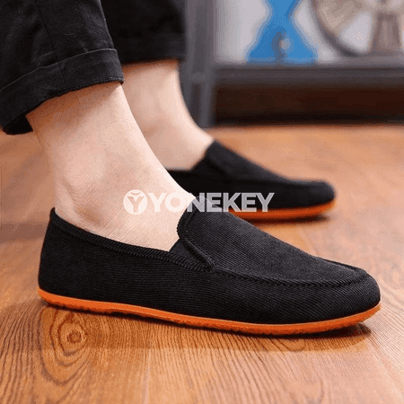 Erkekler üçin ýeňil, rahat slip-on krossowka aýakgaplar