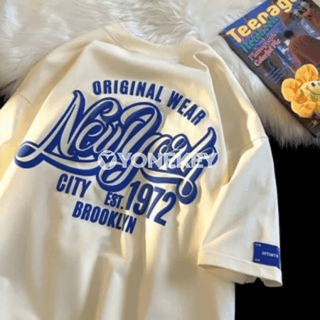 Erkekler üçin giň ölçegli ýumşak futbolka, retro ýazgyly, gündelik stil