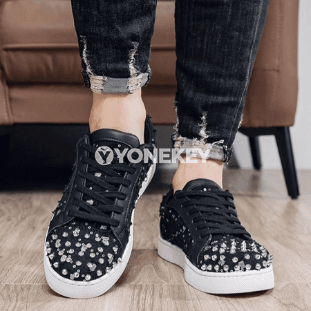 Erkekler üçin moda we amatly gündelik sport aýakgaplary