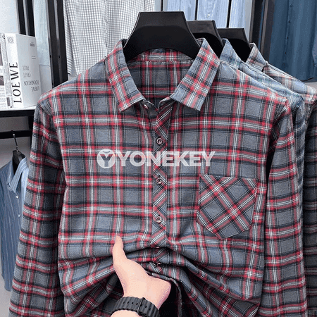 Erkekler üçin klassiki plaid uzyn ýeňli düwmeli köýnek