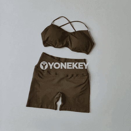 Zenanlar üçin ýokary belli ýoga toplumy, sport bra we şortikli set
