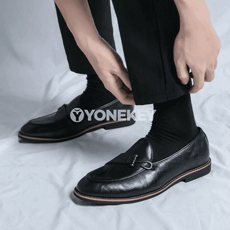 Erkekler üçin deri slip-on gündelik aýakgaplar, ýeňil we tykmaçsyz