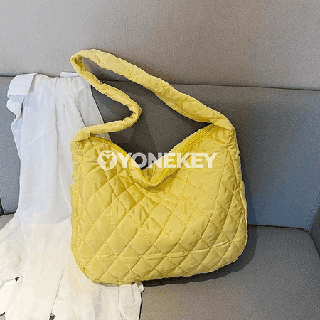 Zenanlar üçin uly ýyly quilted egin sumka, ýeňil moda model