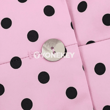 Aýal-gyzlar üçin ýeňil polka nokatly ýazky kurtka, gysga ýeňli