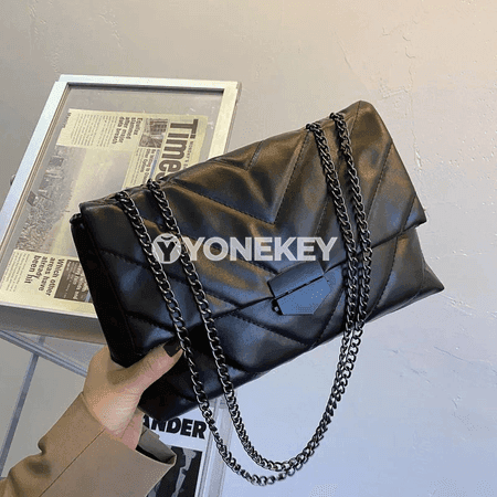 Zynjyrly zenan egninden sumka, kiçi flaply moda çanta