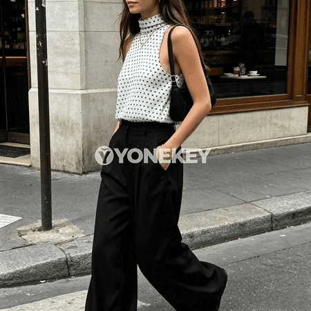 Zenanlar üçin nokatly nagyşly ýeňsiz chiffon bluzka, ýönekeý stil