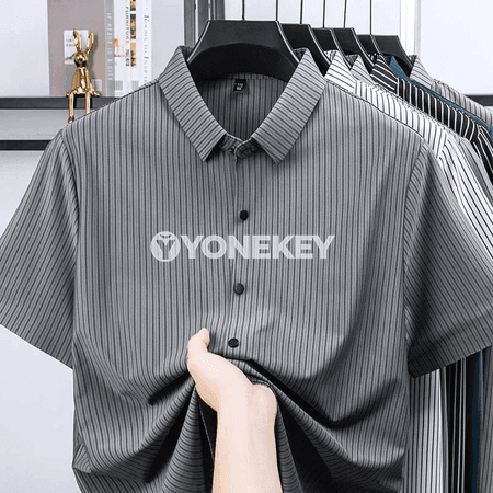 Erkekler üçin zolakly ýarym ýeňli polo köýnek