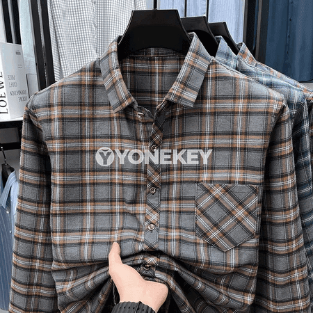 Erkekler üçin klassiki plaid uzyn ýeňli düwmeli köýnek