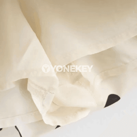 Zenanlar üçin nokatly A-line mini yubka, ýazky-gündelik stil
