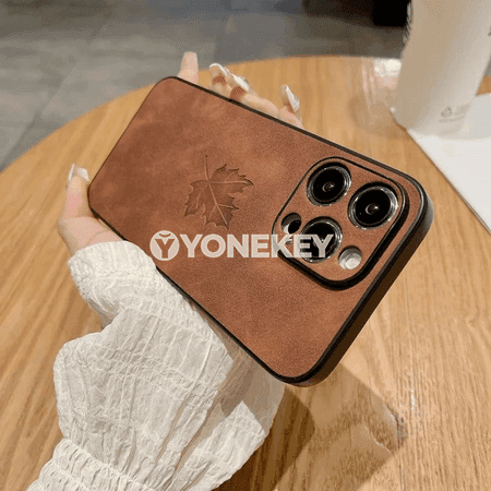 iPhone üçin mat görnüşli agaç ýaprakly gorag örtük