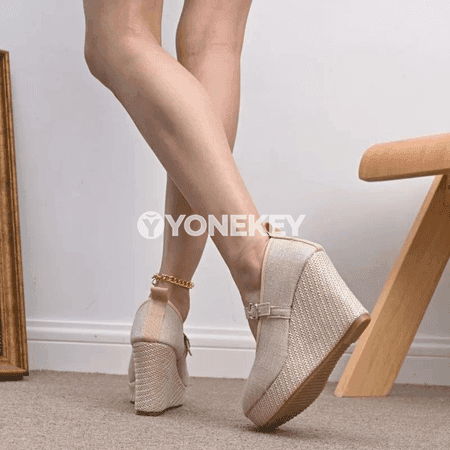 Beýik ökçeli zenan köwüşleri, ýarym açyk, dabara üçin elegan model