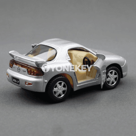 Mazda RX-7 metal modeli, çekilme aýratynlykly, çagalar üçin kolleksiýa oýnawaç